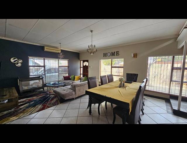 3 BEDROOM HOUSE FOR SALE IN EAST TOWN
